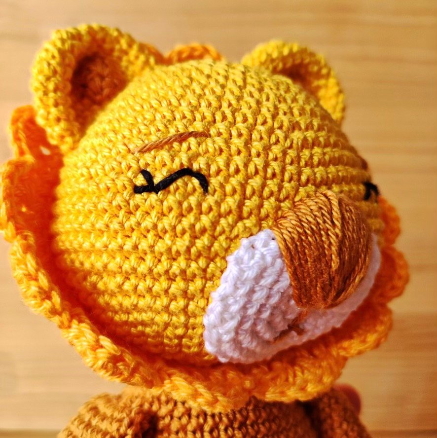 León amigurumi
